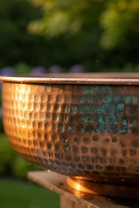 Bañera de Cobre Puro Ecológica y Moderna, Bañera de Hidromasaje con Acabado Antiguo Martillado a Mano, Bañera Profunda para Jardín Exterior, Bañera de Spa - Product Image 3