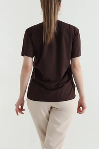 เสื้อยืดคอเต่าแขนสั้นทรงปกติสำหรับผู้หญิง EVER GLOW สีพื้น ผ้าฝ้าย 100% ระบายอากาศได้ดี ป้องกันรังสียูวี - Product Image 6