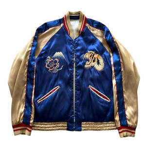 Chaqueta Sukajan de calidad premium para hombre, elegante tela satinada con bordados detallados y ajuste cómodo. - Product Image 1