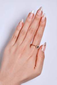 Uñas postizas al por mayor de fábrica, estilo almendra con rosa nude suave y brillo dorado, OEM/ODM, 24 unidades, puntas artificiales de ABS personalizadas. - Product Image 5