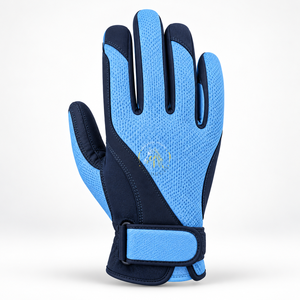 Guantes de equitación con paneles de malla transpirable, texturas duraderas en la palma y correas ajustables en la muñeca para una mayor seguridad. - Product Image 3