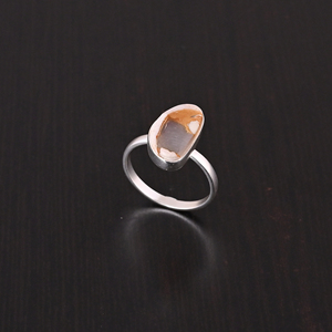 แหวนแต่งงานประดับพลอยโอปอลไฟธรรมชาติแบบฝังขอบคลาสสิก |   เงินแท้ 925 - Product Image 2