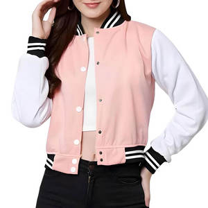 Veste universitaire pour femme de qualité supérieure en gros, avec couleurs et styles personnalisés, idéale pour le streetwear. - Product Image 6