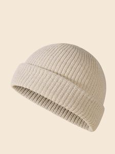 Gorro de Punto Personalizado con Pedrería y Estampado de Flores, Color Negro Sólido, Unisex, para Adultos, Estilo Casual, Cálido para Invierno, 100% Acrílico - Product Image 4