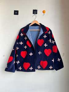 Chaqueta de terciopelo con estampado de corazones de moda, estilo bohemio, abrigo de invierno para mujer con bordado de corazones y cruces, prenda exterior llamativa para el invierno. - Product Image 3