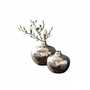 Elegante Juego de Jarrones de Metal Plateado Texturizado de Hierro y Aluminio para Decoración de Mesa, Hogar u Oficina, Venta al por Mayor - Product Image 1