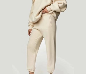 Ensemble de survêtement personnalisé épais et oversize avec sweat à capuche zippé et pantalon ample, imprimé, orné de strass, uni, coupe décontractée - Product Image 6
