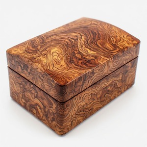 Étui à cigares en bois de texture riche et de qualité supérieure, conçu pour un rangement sûr et une présentation élégante des cigares fins - Product Image 6