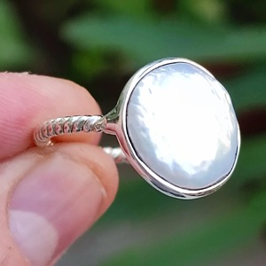 Bague en argent sterling fait main avec perle naturelle ronde sertie clos, bijou bohème, cadeau pierre de naissance de juin - Product Image 2