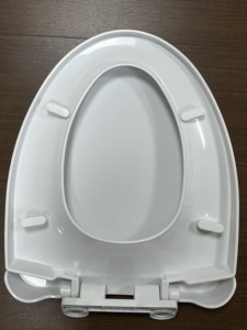 Asiento de inodoro de plástico PP con logotipo personalizado al por mayor, cierre silencioso en forma de V con ajuste alargado, diseño moderno para Baño - Product Image 3