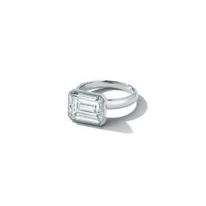 Anillo de Diamante Cultivado en Laboratorio con Corte Esmeralda de 5 Quilates, Engaste Horizontal, Oro Sólido de 14k, Anillo de Compromiso Solitario Moderno - Product Image 5