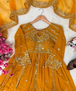 Robe élégante en georgette avec travail de sequins Zari, longueur ras du sol, tenue ethnique pour mariage, style Inde Pakistan 85553 VRINDAVAN- LC 1481 - Product Image 4