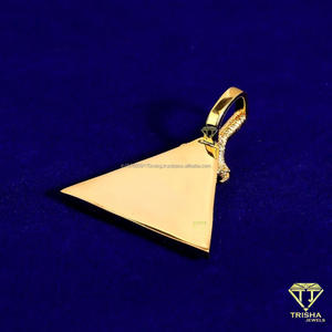 Colgante Triangular de Moda para Hombre y Mujer con Diamantes Moissanite VVS y Plata de Ley 925 - Product Image 4