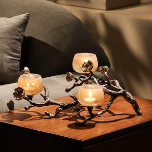 Candélabre à trois niveaux en laiton naturel fait main Ashton, finition antique, pour la décoration de Noël, de Pâques et de la maison - Product Image 5