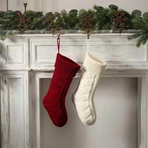 Calcetín Navideño de Terciopelo Blanco Puro con Borde de Piel Sintética, Calcetín Colgante para Chimenea, Bolsa de Regalo de Lujo para las Fiestas de Invierno - Product Image 3
