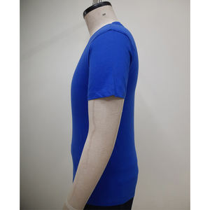 T-shirt en coton uni pour homme, coupe classique, tissu respirant, vêtement décontracté pour l'été, confort quotidien, style moderne et look urbain - Product Image 5