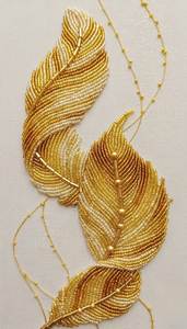 Broche élégante faite à la main avec des perles brodées, des perles de cristal de qualité supérieure et une broderie fine de style vintage - Product Image 5