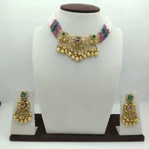 Conjunto de Collar y Pendientes de Oro con Diseño Étnico Tradicional, Joyería Nupcial con Cuentas Multicolores para Mujer - Product Image 1