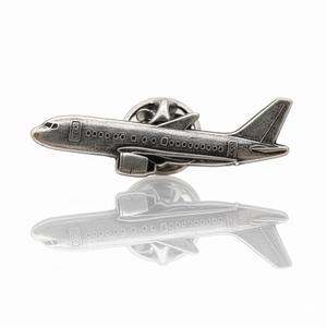 Cadeaux souvenirs du club aérien, épingles à revers personnalisées en métal en forme d'avion - Product Image 3