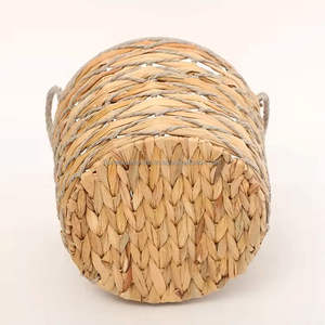 Cesta de almacenamiento versátil para la organización del hogar y exhibición en comercios, adecuada para compradores OEM, fabricada con materiales naturales en Vietnam. - Product Image 4