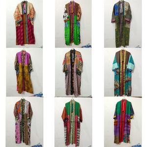 ชุดกิโมโนผ้าไหมซารีวินเทจ 100% สำหรับผู้หญิง งานแฮนด์เมด ตกแต่งผ้าแบบแพทช์เวิร์ค สไตล์โบโฮ ชุดนอนยาวแบบจีน ฟรีไซส์ เสื้อผ้าฤดูร้อนสุดหรู สไตล์ราชสถาน - Product Image 1