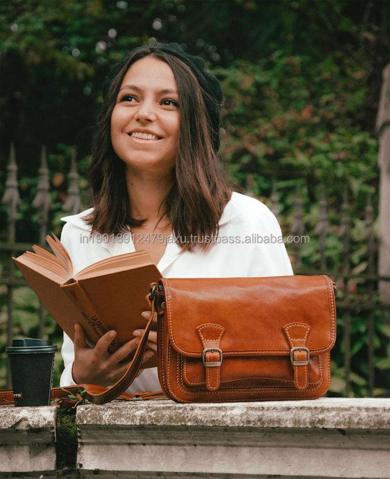 น้ำตาลอ่อน