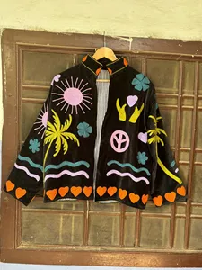 Chaqueta Premium de Terciopelo Negro con Bordado Suzani y Palmera, Estilo Boho, Manga Larga, Cuello Alto, Ropa de Invierno para Mujer - Product Image 3