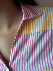 เสื้อเชิ้ตแขนกุดลายดอกไม้สไตล์วินเทจสำหรับผู้หญิง ประดับลายทางและกระเป๋าเสื้อ  คอลเลคชั่นฤดูใบไม้ผลิ/ฤดูร้อน - Product Image 3