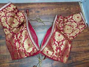 Elegante Blusa de Mujer con Cuello de Solapa y Mangas Kimono, Adornada con Lentejuelas y Estampado Floral Rojo Dorado, Ideal para Fiestas - Product Image 3