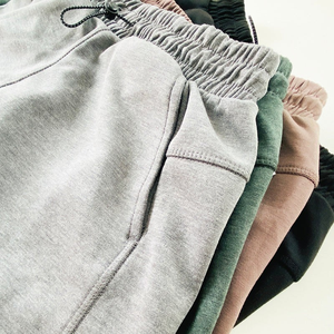 Shorts pour femmes, directement de l'usine, motif uni, taille basse élastique, fermeture décontractée, poches sport, polyvalents, coupe régulière, respirants - Product Image 5