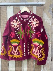 Chaqueta Safari Tradicional India con Bordado Sujani Color Granate, Perlas, Doble Botonadura, Resistente al Viento, Transpirable, Talla Grande, Forro de Algodón - Product Image 1