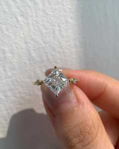 Bague solitaire moderne en or massif 14 carats avec diamant taille princesse de 1,00 carat, cultivé en laboratoire, pour mariage, occasions spéciales et événements festifs - Product Image 3