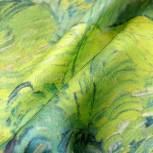 Écharpes en satin respirantes au design unique, accessoires très demandés, écharpes en satin à séchage rapide - Product Image 6