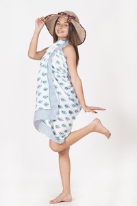 ผ้าซิ่นผ้าฝ้ายพิมพ์ลายดอกไม้สีฟ้าอ่อนด้วยมือ - Product Image 4