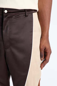 Pantalon multi-panneaux OEM pour homme, coupe-vent marron contrastant en polyester, style streetwear – Fournisseur de pantalons pour homme - Product Image 4