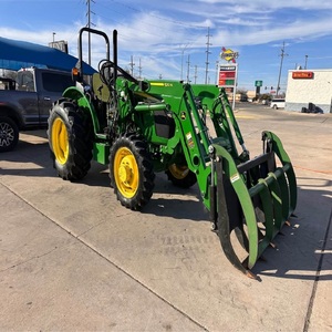 Tractor John Deere con cuchara rastrera para raíces, calidad premium, compra con entrega rápida en todos los modelos para profesionales - Product Image 2