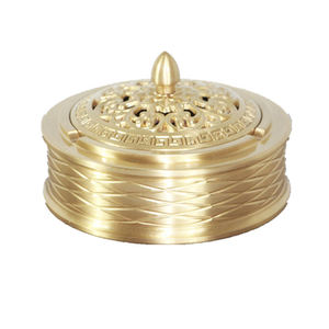 Cenicero Moderno de Latón de Alta Calidad con Función de Fácil Limpieza y Forma Única para Hogares, Patios, Jardines, Cafés y Uso en Exteriores - Product Image 1