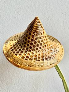 Sombrero Cónico de Bambú para Verano, Protección UV y Aislamiento Térmico, Precio Competitivo para Agricultores, Venta al Por Mayor - Product Image 4