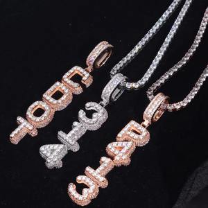 Collar con Colgante de Nombre Vertical Personalizado con Diamantes de Moissanita, Plata de Ley 925, Colgante de Diamantes Personalizado - Product Image 3