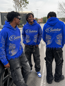 Sweat-shirt à capuche personnalisé bleu vieilli avec strass pour homme, style streetwear, logo personnalisé, impression graphique et manches ornées - Product Image 5