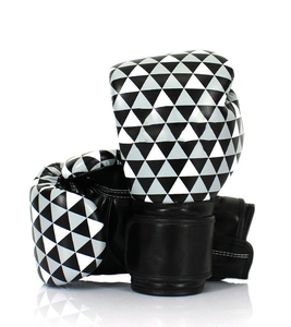 Guantes de Boxeo FairTax de Último Modelo Hechos a Medida en Combinación Negro, Gris y Blanco, para Todos los Usos, Ideales para Entrenamiento y Sparring - Product Image 1