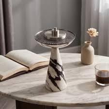 Brûleur d'encens Bakhoor moderne en marbre sur piédestal, avec support en acier inoxydable argenté et couvercle en maille - Product Image 2