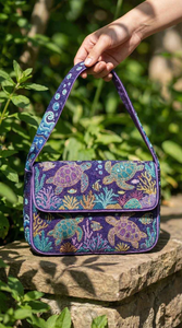 Sac à main perlé tortue marine violette et turquoise - Sac à bandoulière brodé thème côtier sous-marin - Broderie - Product Image 5