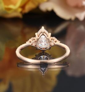 Anillo de Compromiso de Moissanita con Corte de Pera, Anillo de Media Eternidad con Diamantes en Oro Rosa, Elegante Regalo de Aniversario para Mujer - Product Image 3