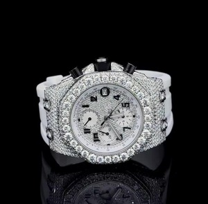 Montre élégante en moissanite de qualité supérieure, style hip-hop streetwear de luxe, disponible en gros de l'Inde vers les États-Unis et le Royaume-Uni. - Product Image 1