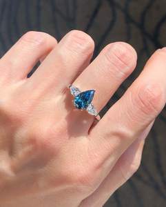 Hot Selling Blue Pear Cut Cubic Zirconia Engagement Ring 14K Solid Gold Three Stone Wedding Ring Fancy Jewelry <b>Gifts</b> For Women's - Product Image 5