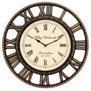 Horloge murale décorative en bois avec chiffres romains |   Horloge de décoration d'intérieur de style vintage faite à la main - Product Image 3