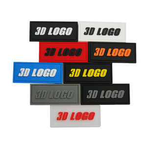 Patch logo 3D personnalisé en caoutchouc, rectangulaire, gaufré, en PVC souple, à coller sur vêtements, vestes, sacs à dos, uniformes, étiquettes, vente en gros - Product Image 1