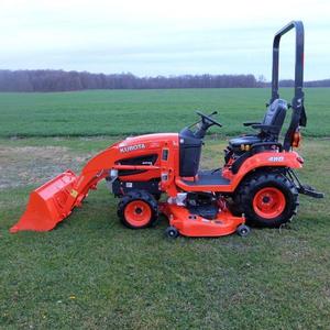Tracteur agricole compact Kubota L2501 4x4 avec chargeur frontal, tondeuse autoportée, tracteur utilitaire agricole pour champ et verger - Product Image 1