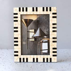 กรอบรูปไม้ทำมือสุดหรูรักษ์โลก พร้อมงานฝังกระดูก ดีไซน์พรีเมียม - Product Image 6